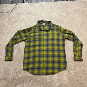 Men’s Columbia Regular Fit Button Down Shirt Size Large